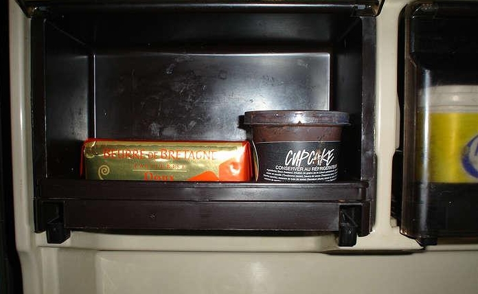 entre le beurre et la margarine