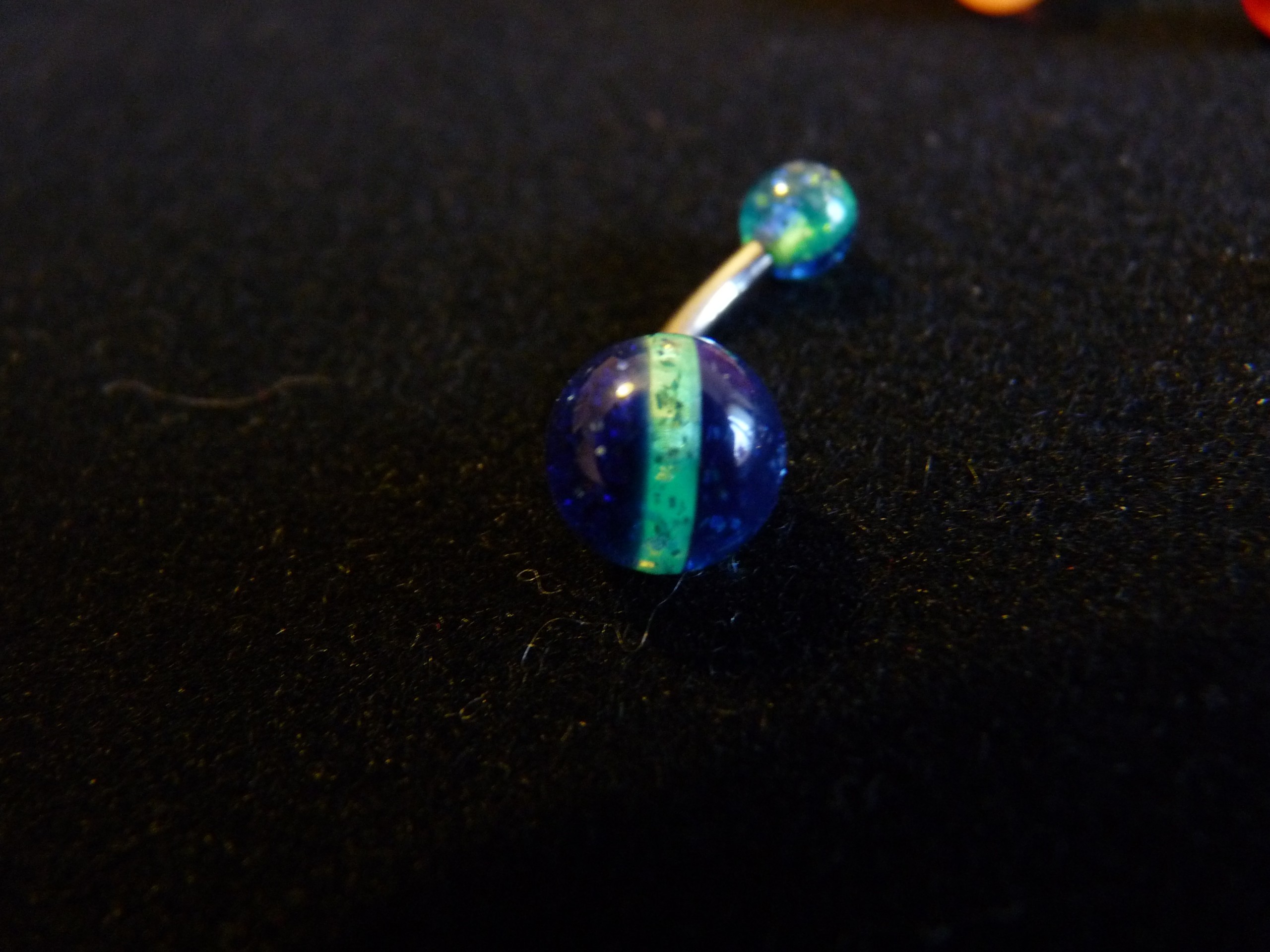 NOMBRIL : pailleté bicolore bleu foncé/ Jaune fluo : 1