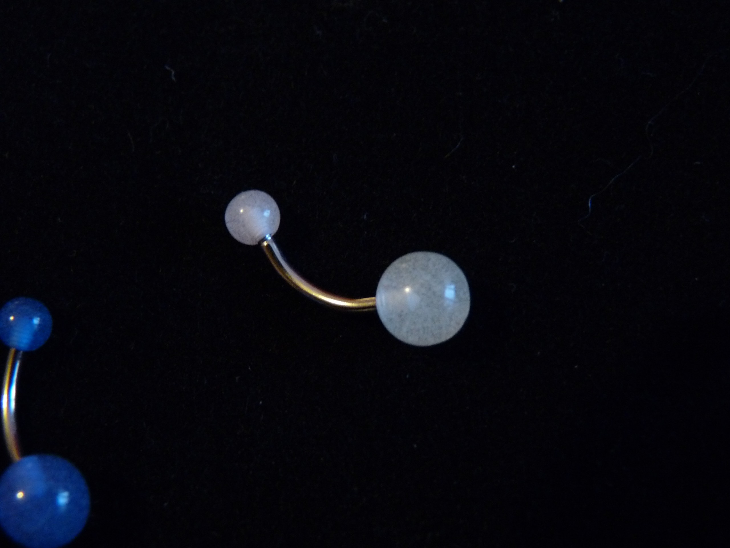 NOMBRIL : "neigeux" translucide : 1