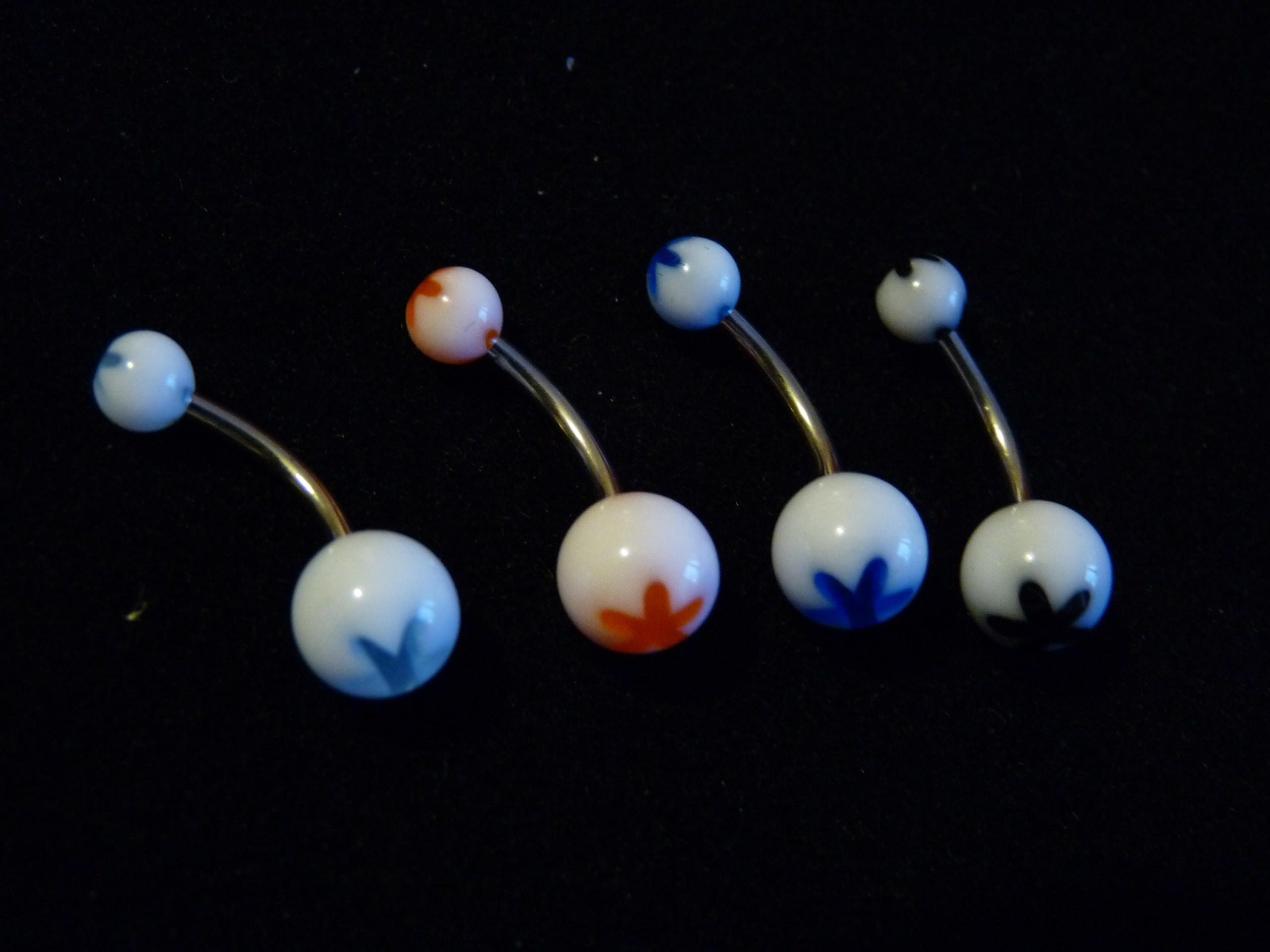 NOMBRIL : Ô l'étoile ! Bleu clair , Orange, Bleu foncé, Noir ( pu qu'un seul de chaque en stock, grouillez-vous !! )