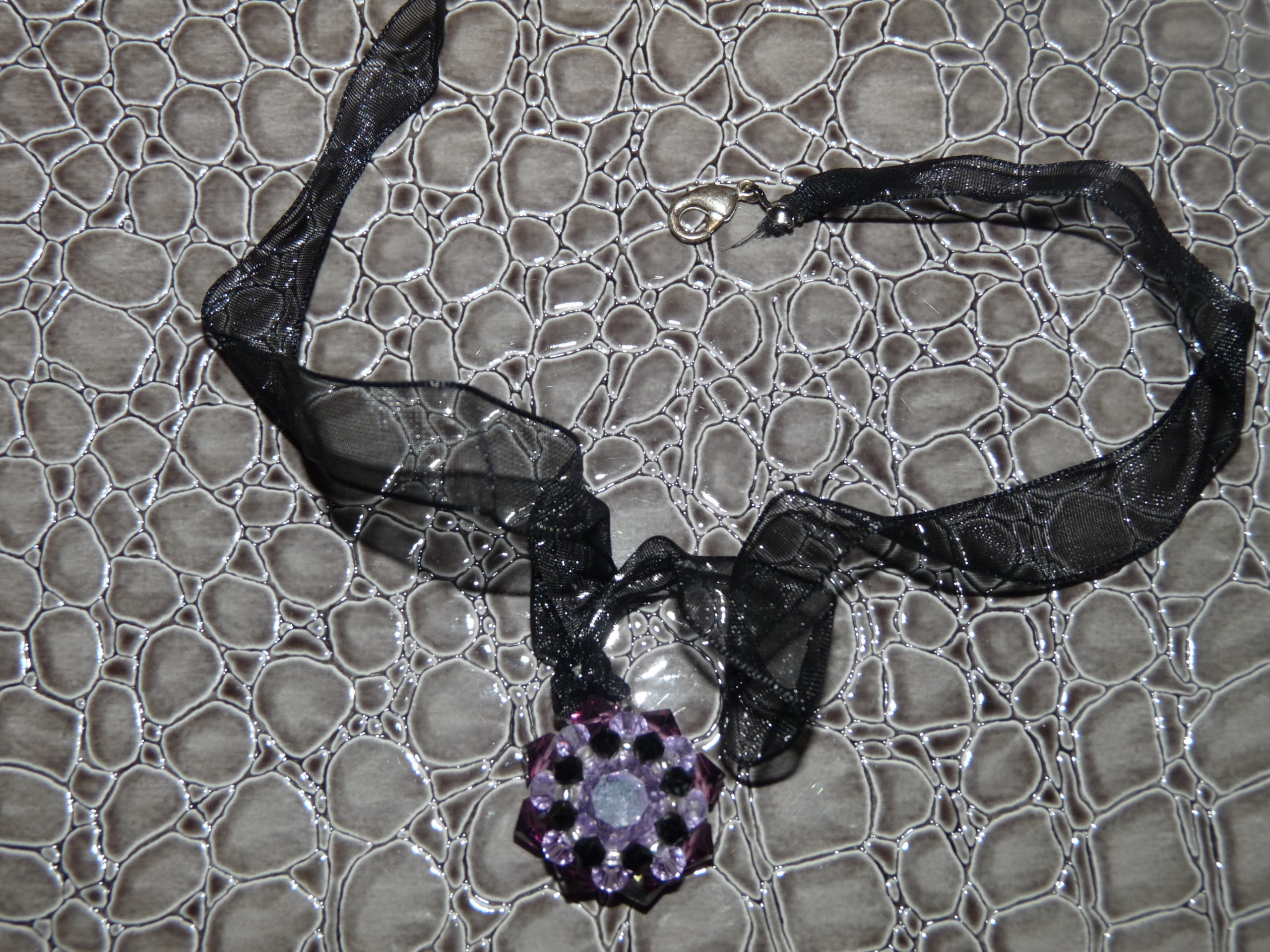 Pendentif + collier PURPLE RAIN - fermeture mousqueton - longueur : 46,5 cm