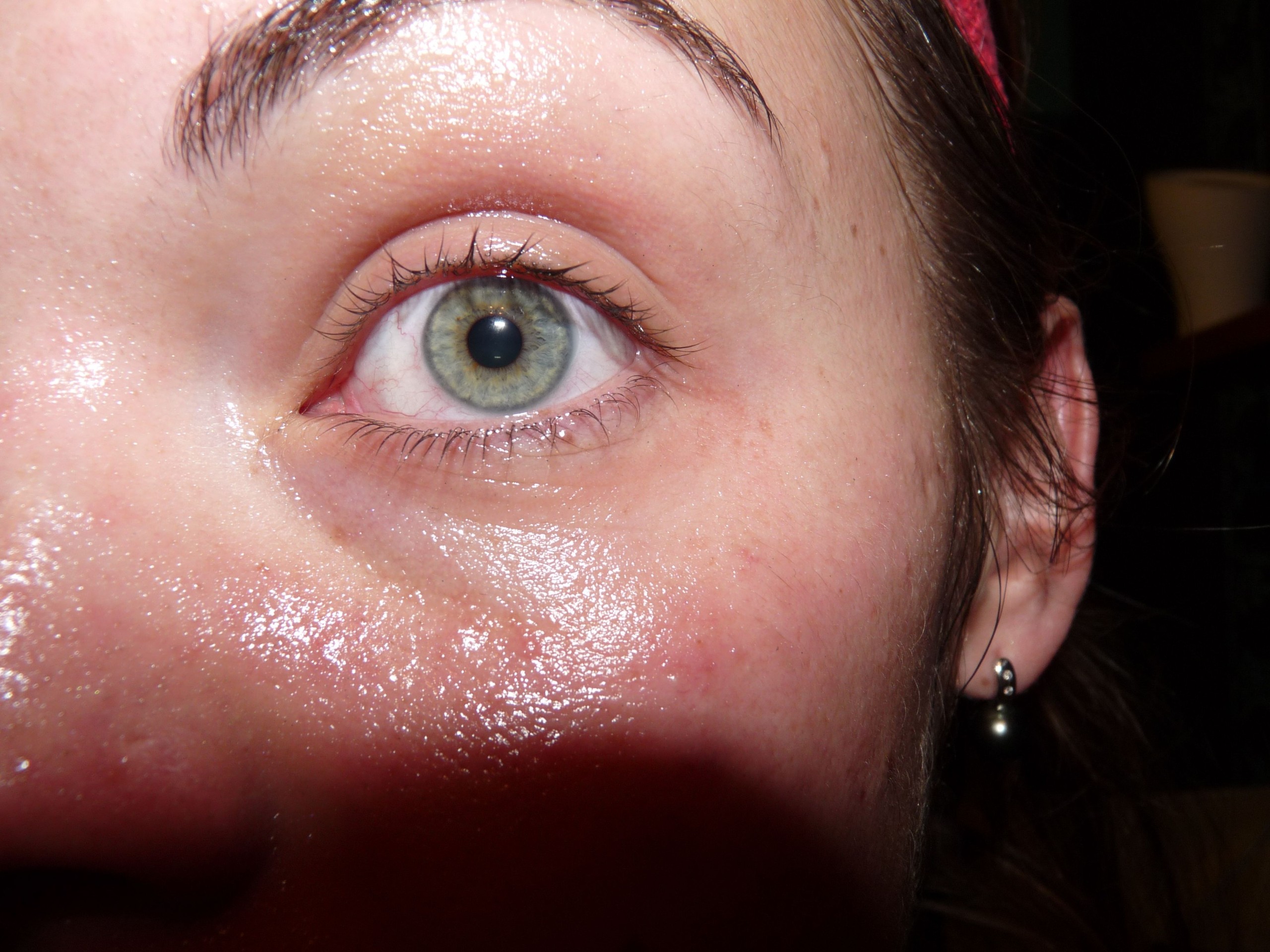 Zoom sur visage huileux avec Nuxe