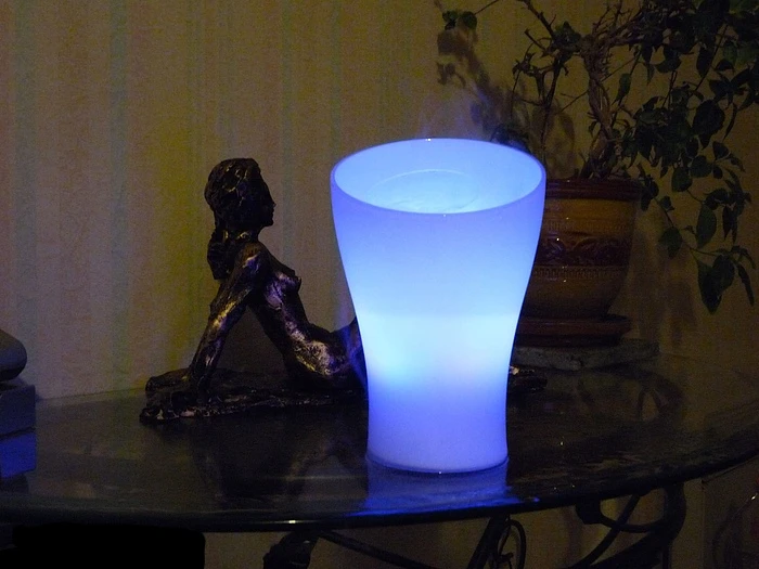 OVAL diffuseur brumisateur lumière huiles essentielles AromaZone
