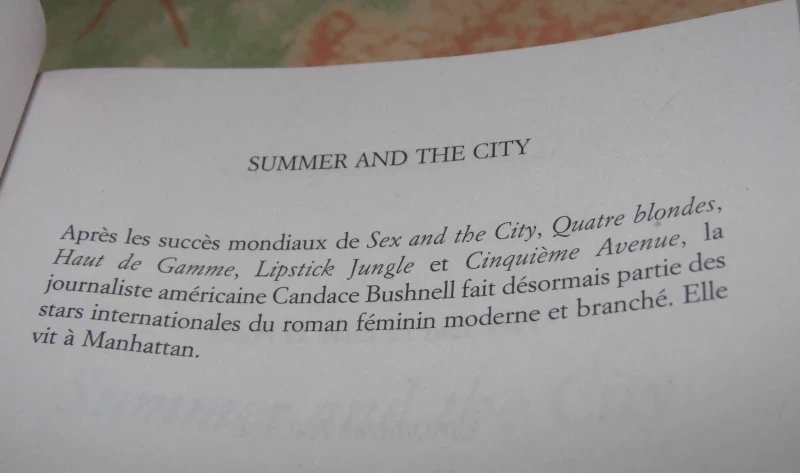 ( Summer & the City – C.BUSHNELL ) Les premiers pas de Carrie Bradshaw à New-York !