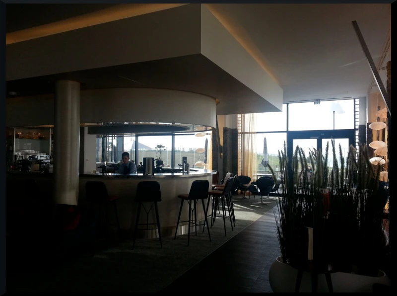 La grande salle de restaurant