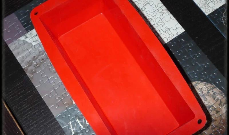 ( De Buyer ) L&rsquo;art -subtil- de démouler un cake.