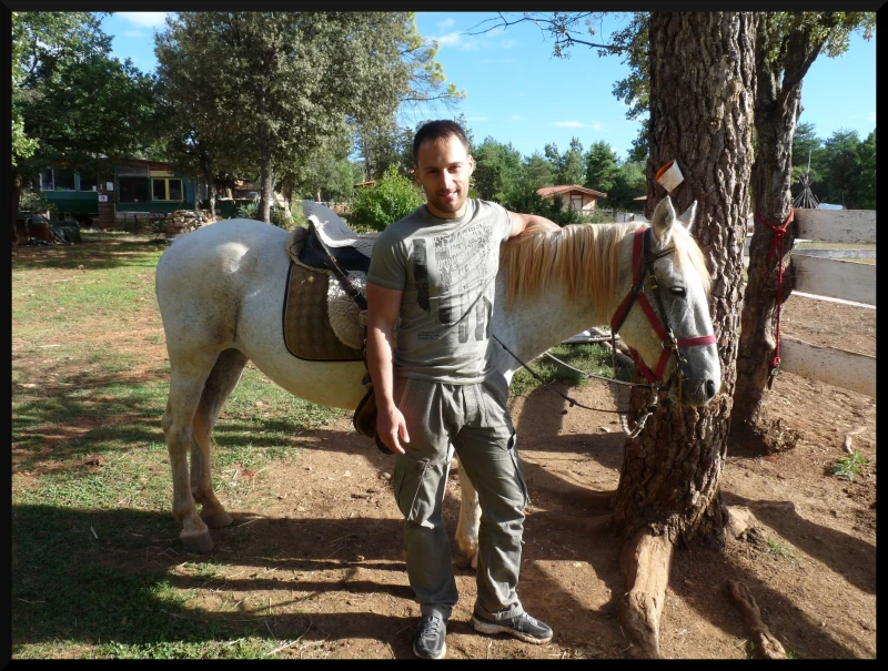 Lucky Musclor et son fier destrier