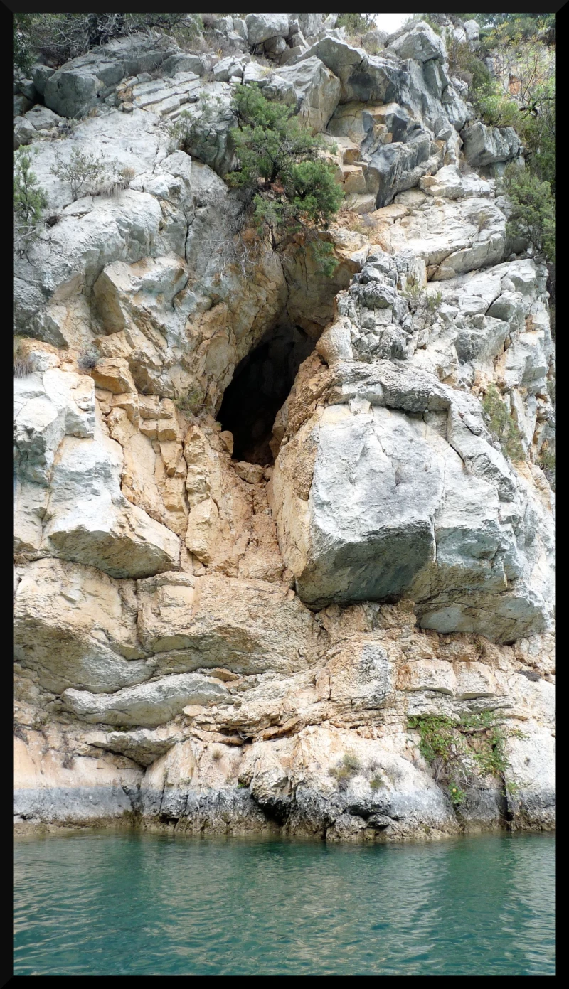 Grotte ou pas grotte ?
