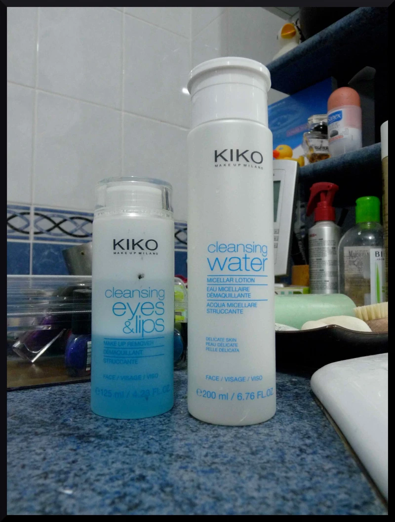 A côté de son collègue pour les yeux