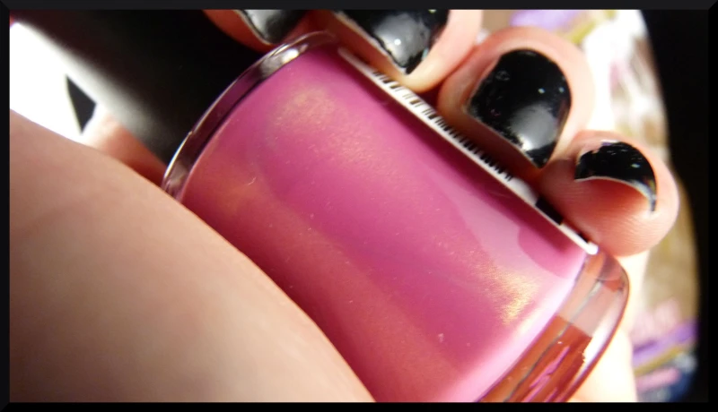 Zoom sur les reflets du vernis Kiko