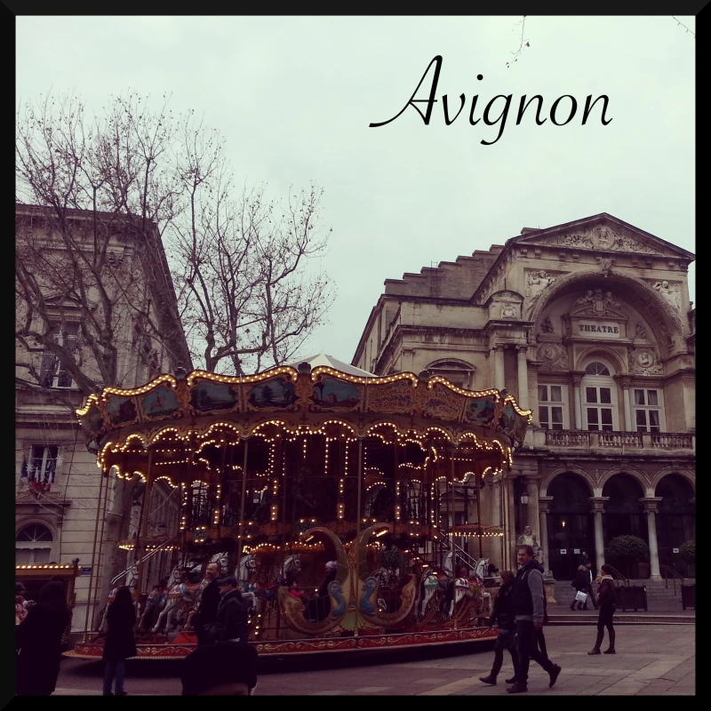 Le théâtre et son vieux manège